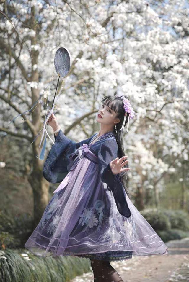 “中、日、韩”三种洛丽塔各不同，韩系很甜，但中华风最惊艳