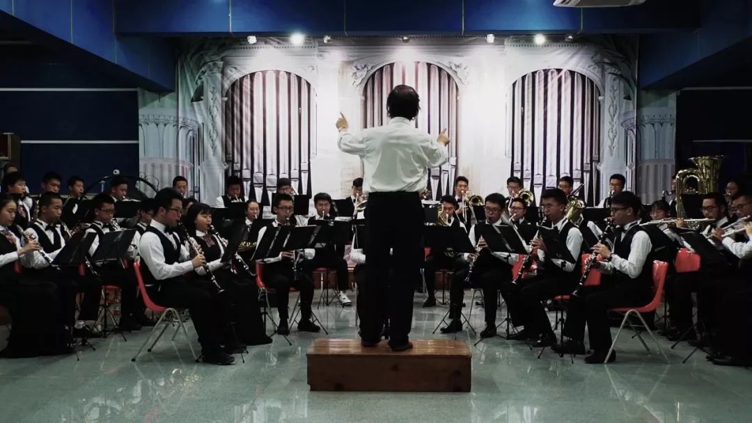 校园快闪歌曲完整版成都,快闪最感人的校园歌曲