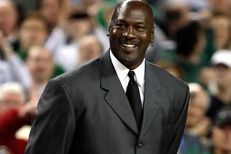 乔丹生涯一共待过几个球队 (乔丹黄蜂队股权出售赚了多少钱)