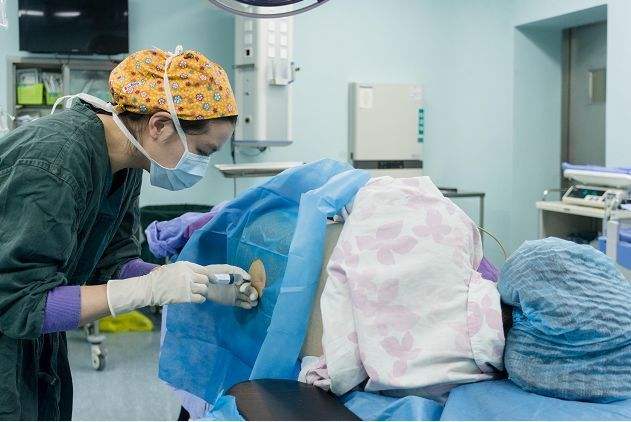 分娩时产房为什么那么冷,为什么分娩时特别冷