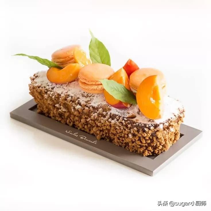 我懒！拒绝太复杂的，这个蛋糕好，哈哈，今晚就翻她牌子了