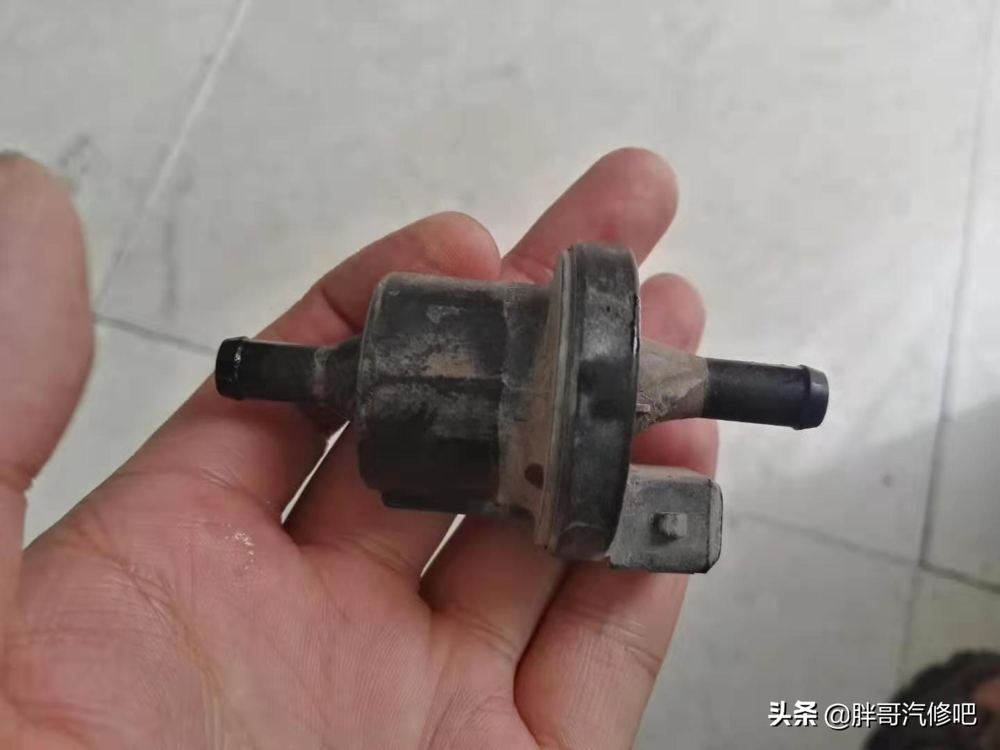 发动机加速无力回火转速不稳定,发动机怠速不稳急加速无力的原因