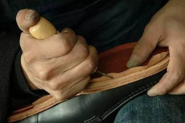 鞋厂处理有问题的鞋,鞋厂瑕疵鞋怎么处理的