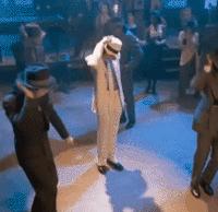 搞笑gif你以为我会乖乖地转圈吗,打着伞跳舞搞笑视频