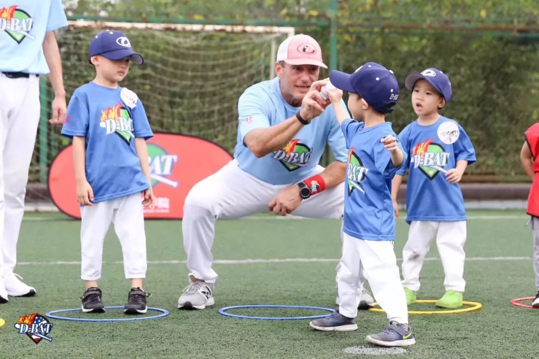 酷炫!圈粉成都娃的这些“贵族运动”到底“贵”在哪?