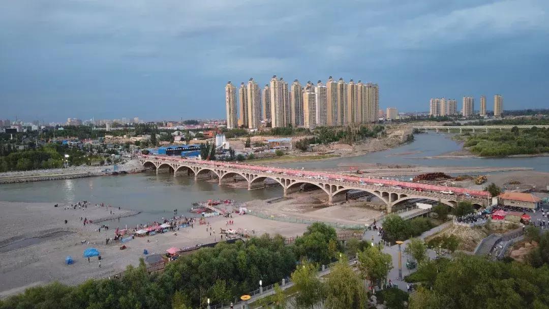 美丽伊宁市美景,美丽的伊宁城市