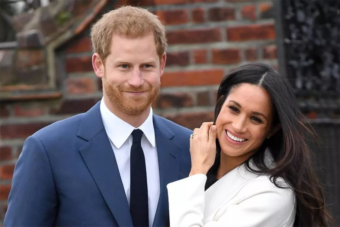 梅根与哈里纸礼现场,梅根回应与哈里的婚礼