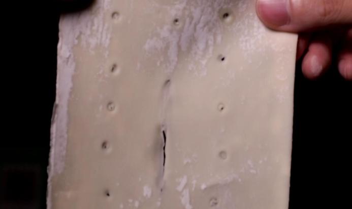 最正宗的煎饼果子怎么做,正宗煎饼果子制作攻略