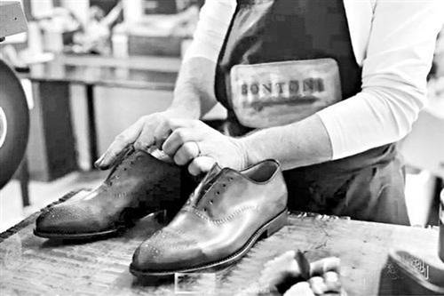 皮鞋小怎么办,皮鞋合脚但是挤小拇指疼怎么办