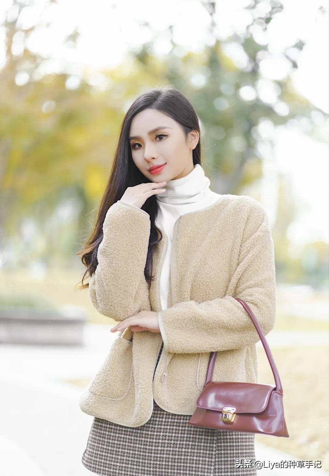 现在流行的羊羔毛外套,今年流行羊羔毛外套