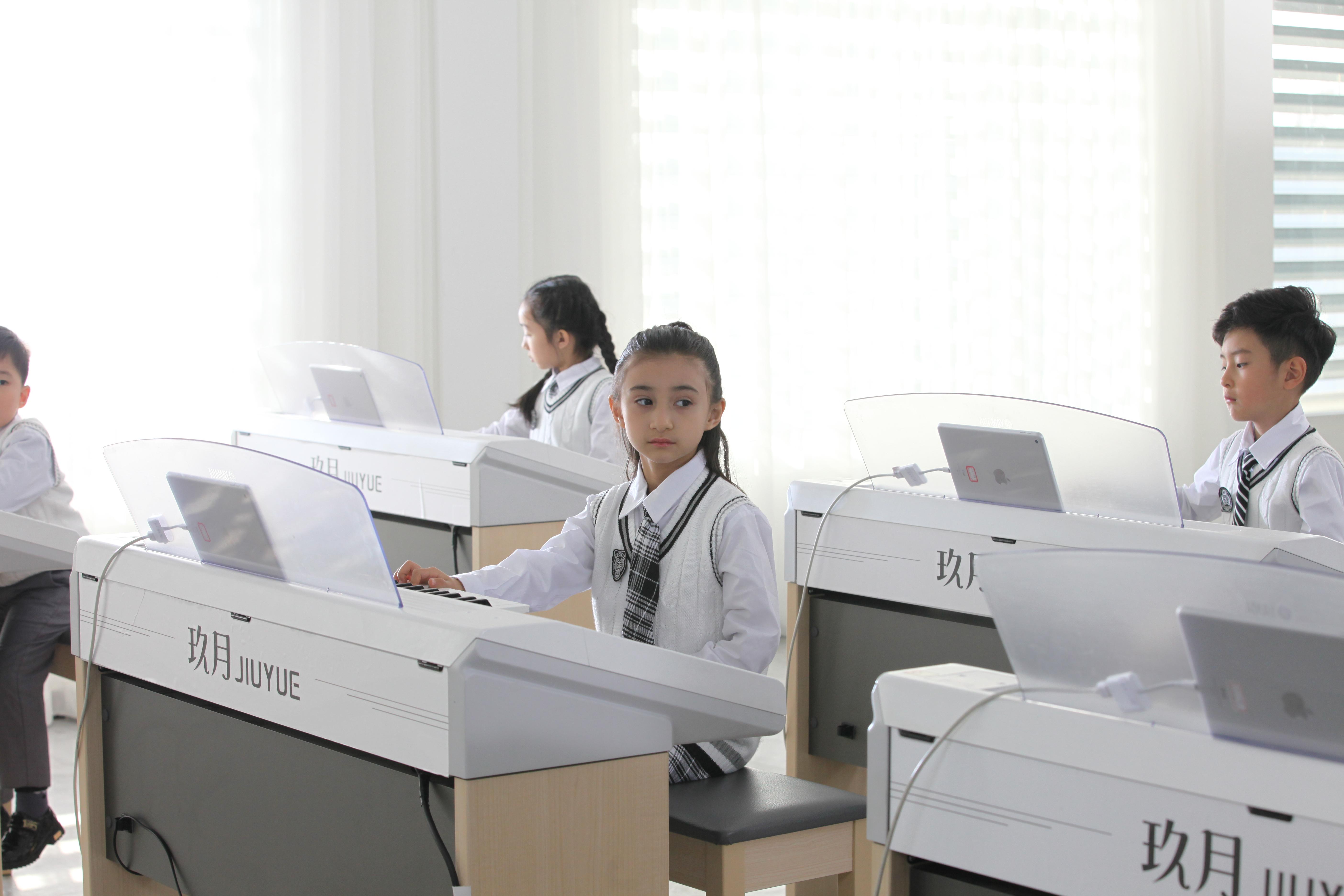 玖月音乐智能双排键电子琴,玖月音乐课堂舞蹈