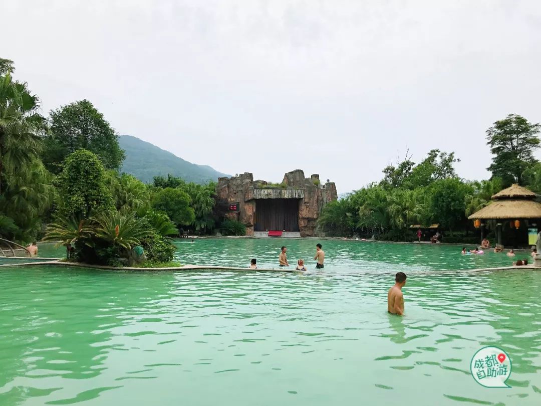 成都3-5天看雪泡温泉自驾游,成都周边泡温泉看雪景