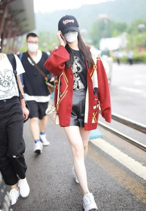 宋轶夏天穿衣图片,宋轶综艺穿白t恤