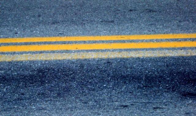 单黄线加虚线会扣分吗,单黄线跟双黄线哪个可以压线