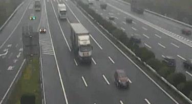 高速公路上的各种标志标线标牌,高速公路常见标志标线标牌