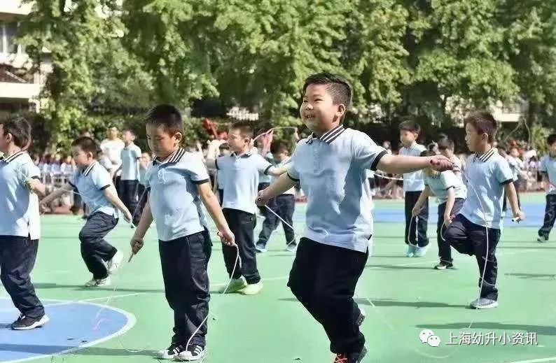 上海最美高中校服,上海小学校服好看前十名