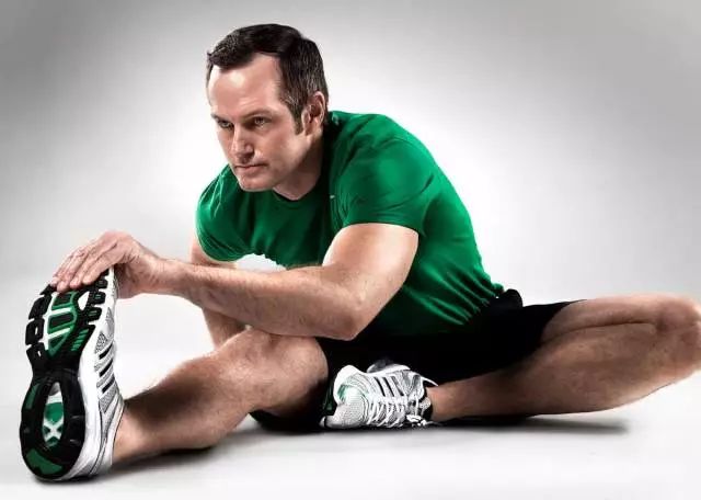 5公里跑后拉伸动作,跑后拉伸详细教程