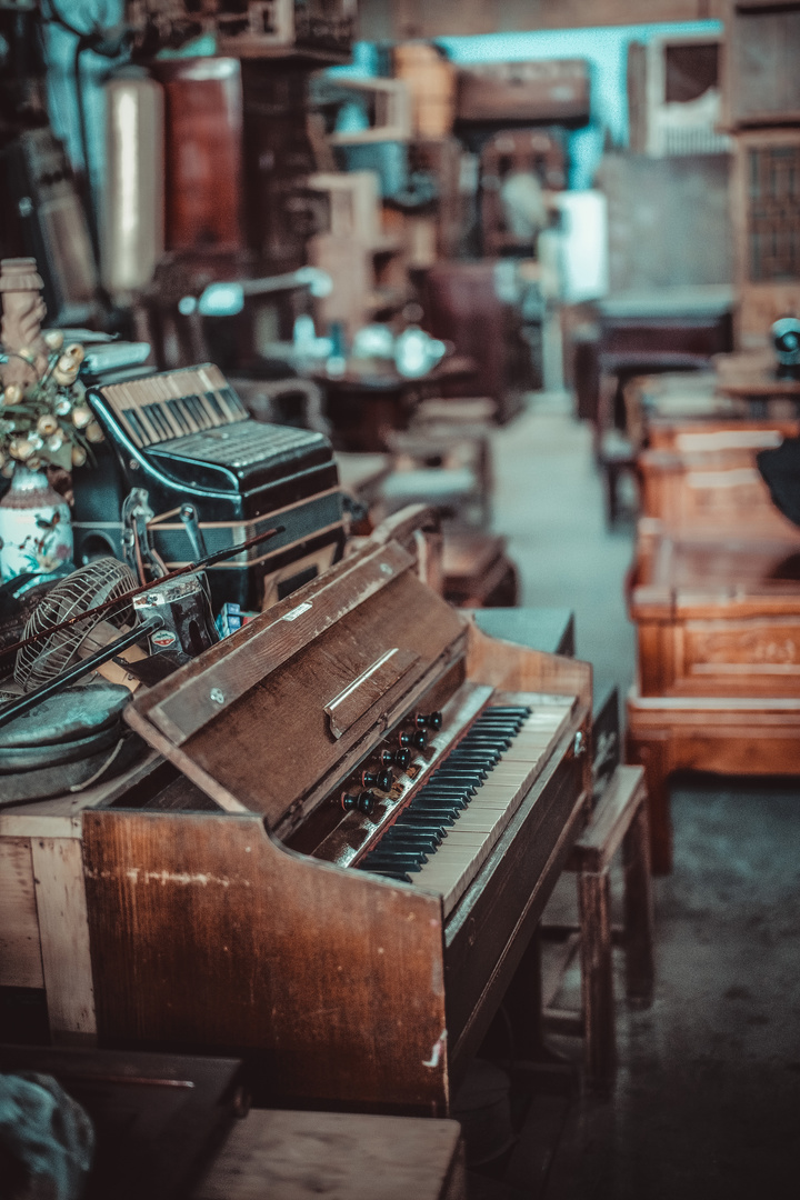 亮佳鸿华二手市场属于成都哪个区,亮佳鸿华二手市场在三环路外吗