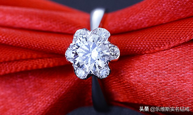卡地亚trinityruban钻戒高清,钻戒品牌哪个性价比高保值