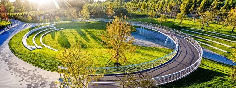 绗涗笢鑷诲搧浜戞箹鍗侀噷,绗涗笢鑷诲搧