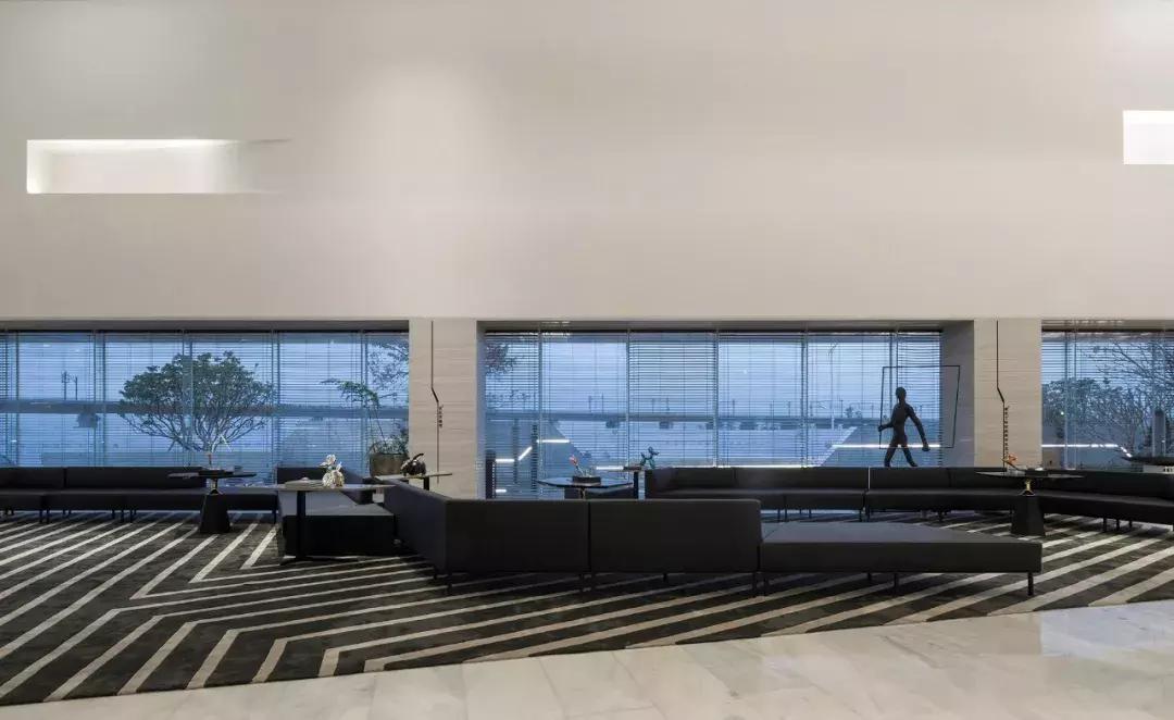 极简风高级感配色方案,高级灰意式极简沙发