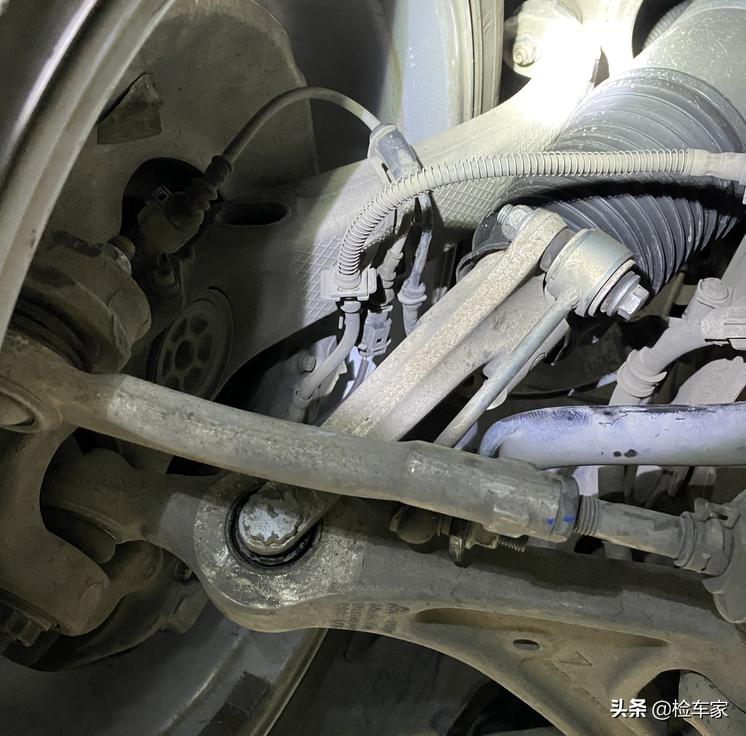 保时捷帕拉梅拉多少万公里出售,花300万买保时捷帕拉梅拉值吗