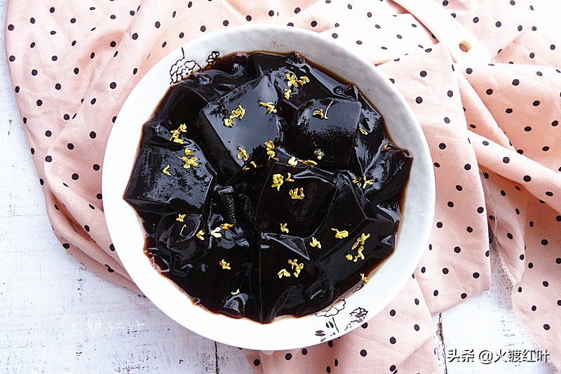 自制龟苓膏清热消暑的必备饮品,消暑佳品龟苓膏的做法