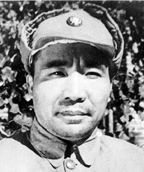 王耀武特赦出狱，周恩来帮他找到家人，女儿却递给他一纸离婚协议