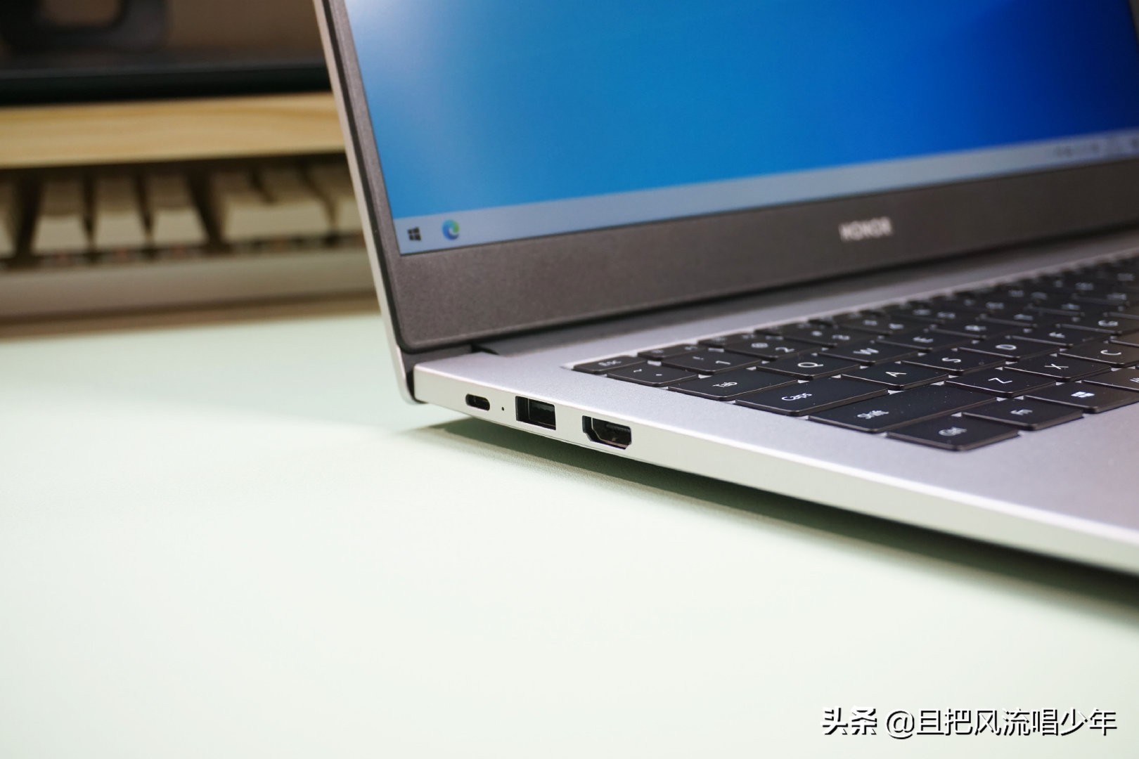 荣耀magicbook14核显版游戏体验,荣耀magicbookx14使用功能