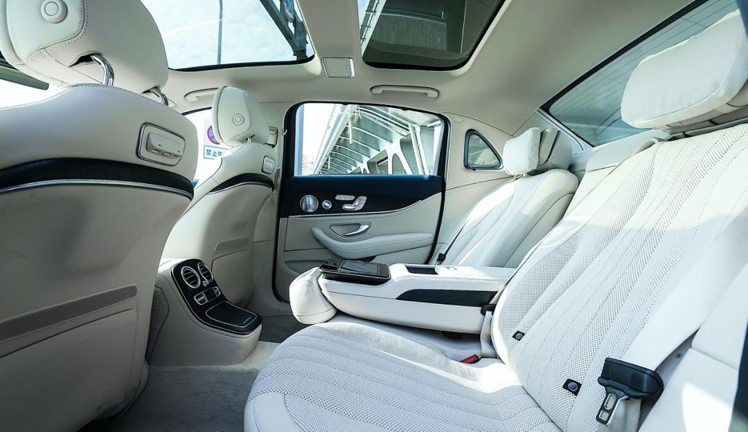 大气豪华的风格新款奔驰e级实车,奔驰e级2022款300l运动豪华