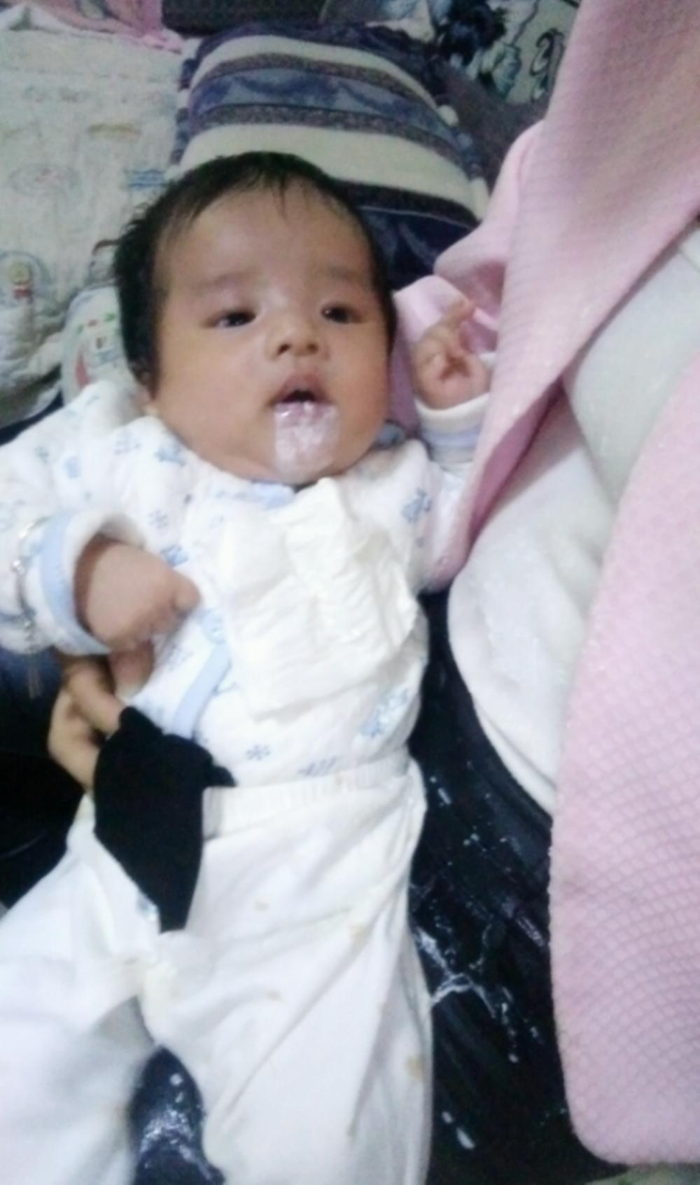 为什么拍嗝后宝宝还打嗝,为什么拍嗝宝宝反而吐了