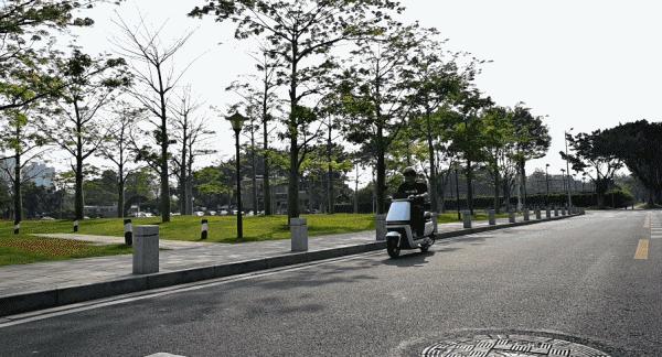 新款爱玛电动车真实测评,电动自行车续航500公里靠谱吗