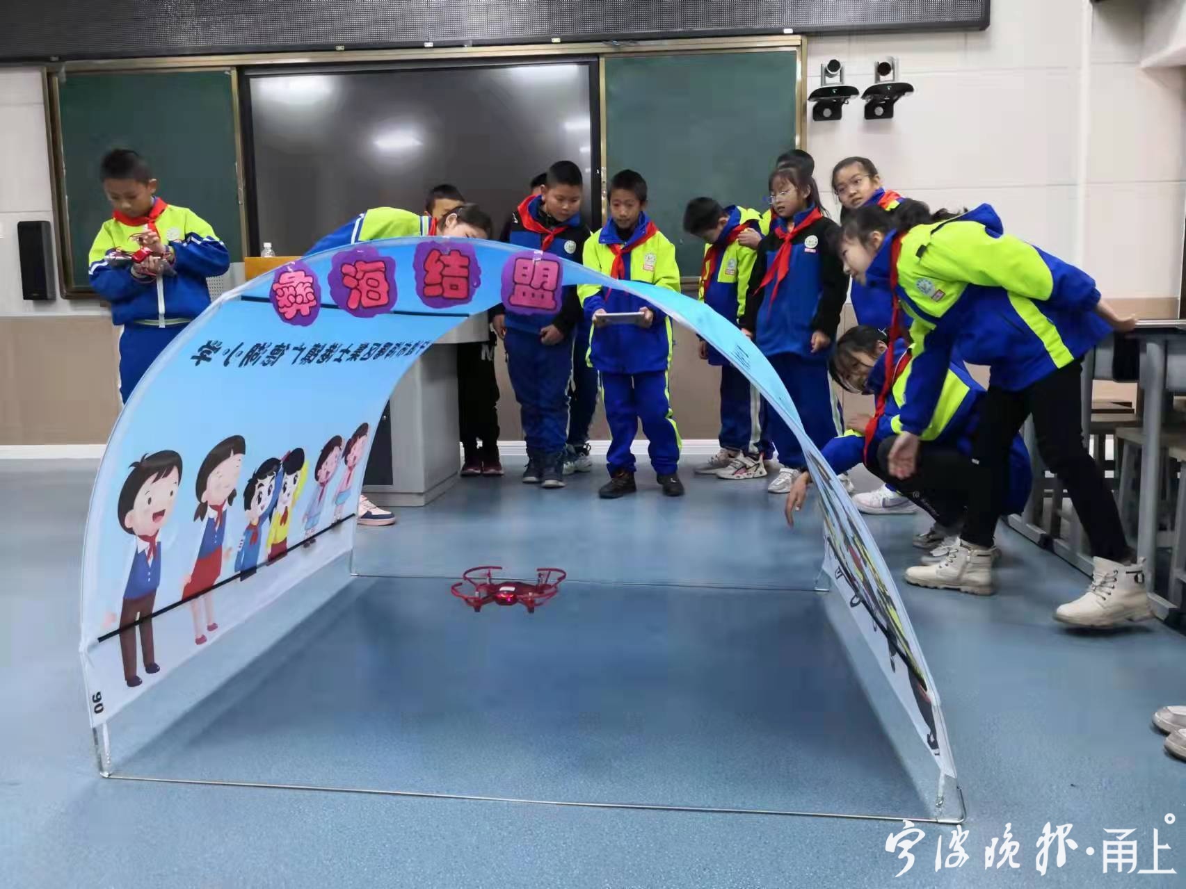 凉山支教老师最后一课感动网友,凉山支教宁波老师