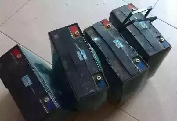 为什么电动车电池充电断断续续,小牛电动车电池没电后充不进去电