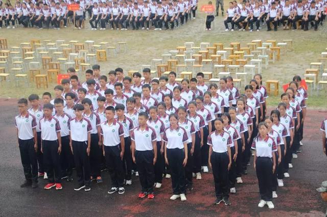 固始三中军训表演视频,固始永和学校军训