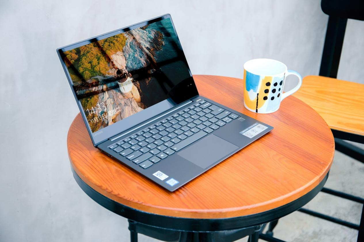 再说轻薄没性能，我就用联想YOGAS730打你脸