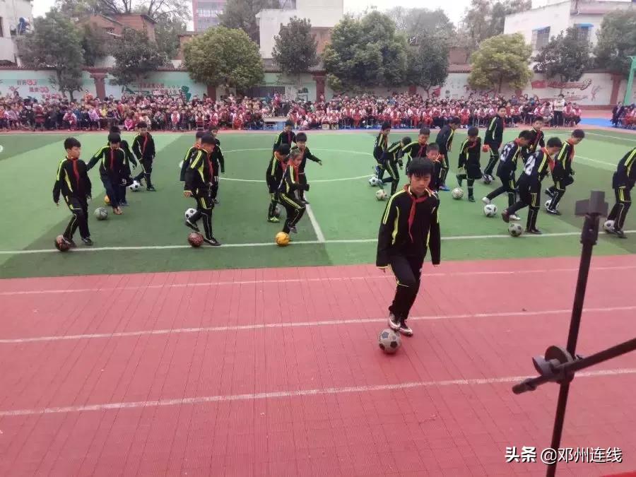 邓州市城区二小足球比赛,邓州校园足球比赛