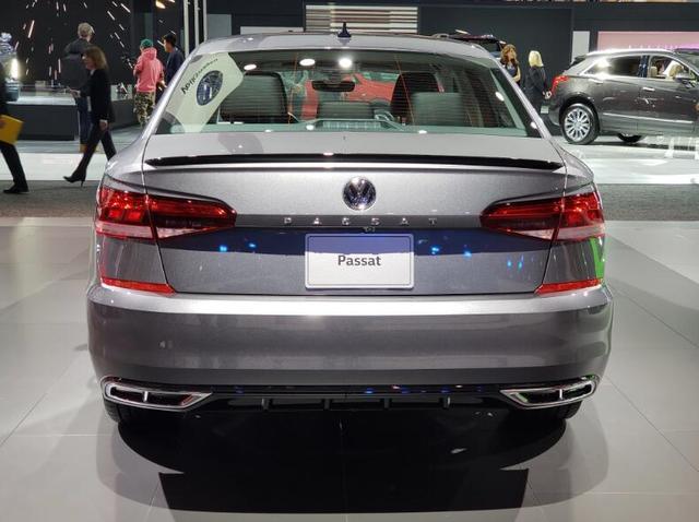 帕萨特有搭载at变速箱的吗,全新一代帕萨特采用怀挡吗