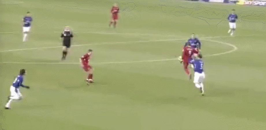 足球运动员为什么腿粗,足球运动员腿肌肉