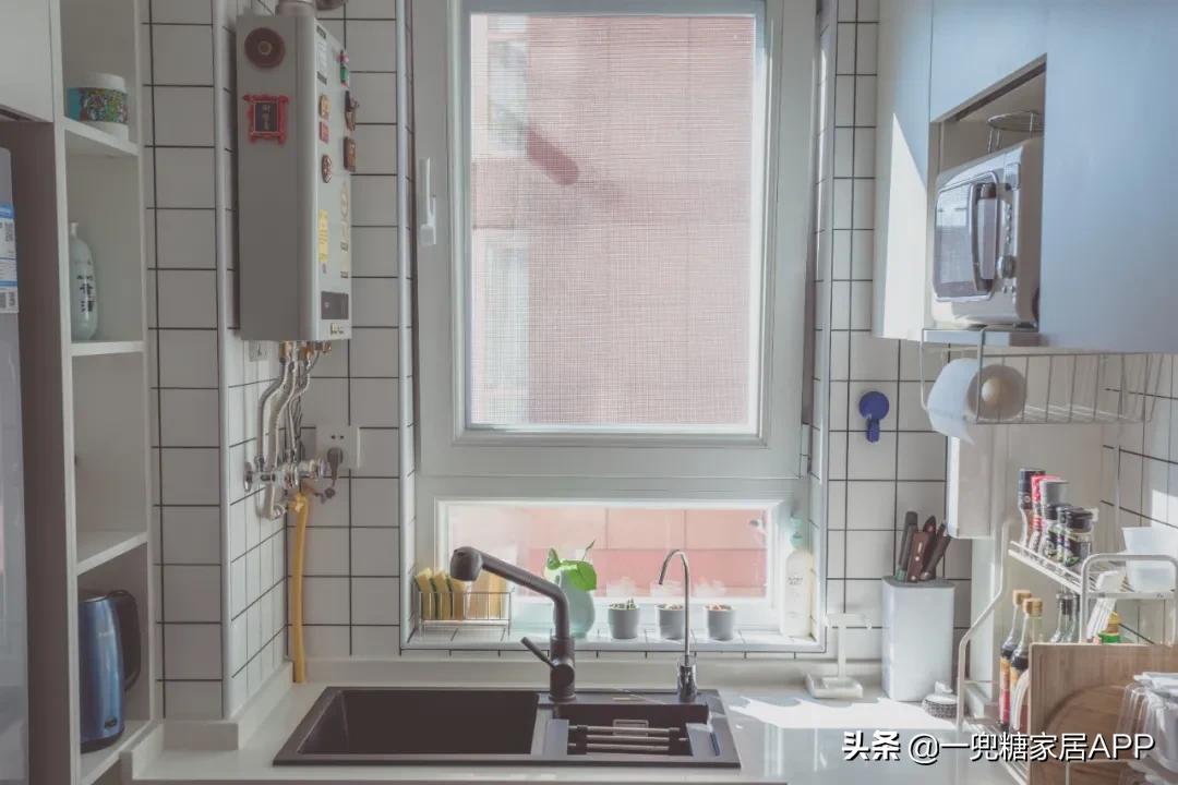 48㎡小家，餐厅可以蹦迪，还带私人影院！小户型都给我学