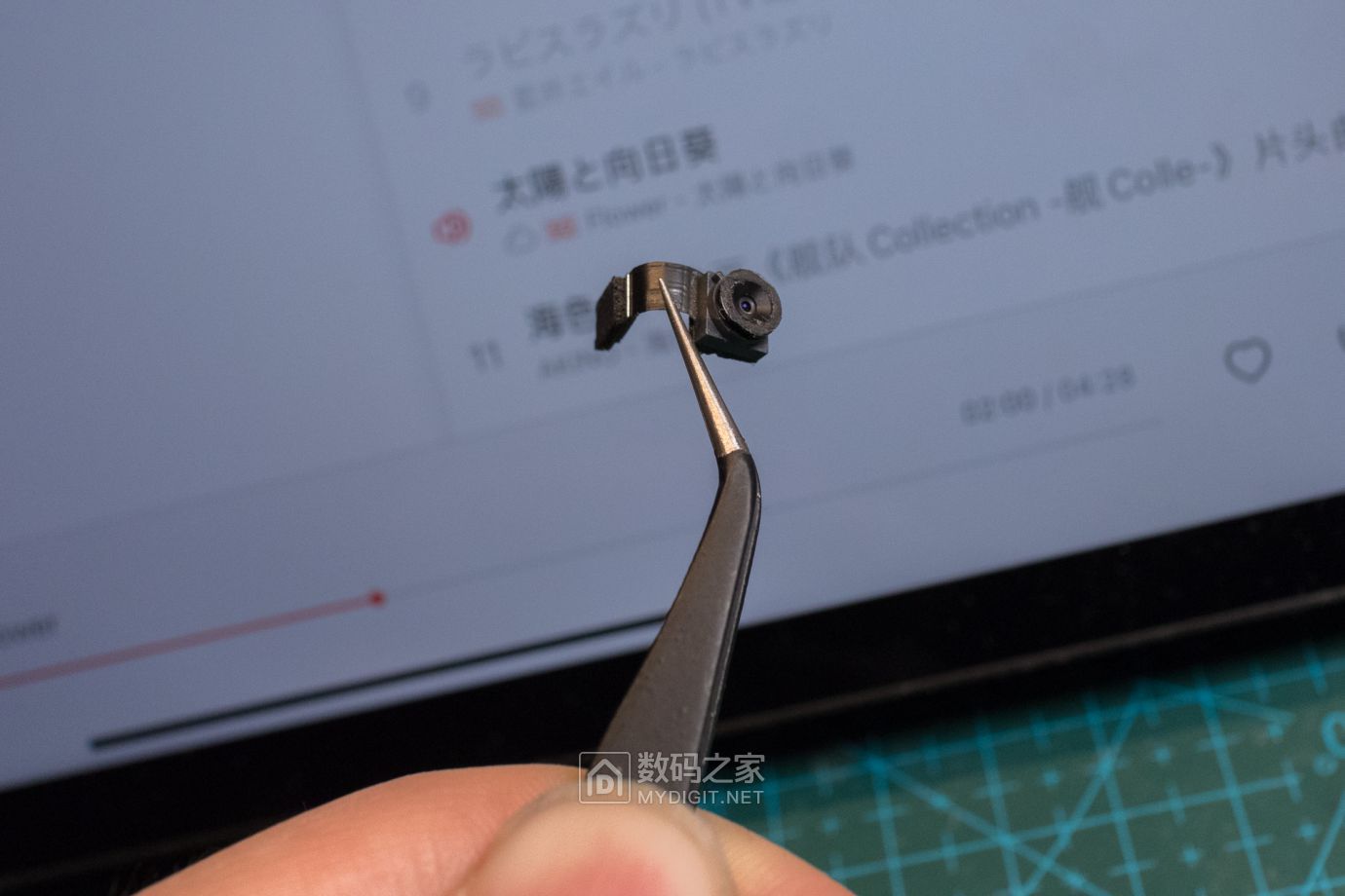 把未拆封的iphone4做成标本,iphone4被做成标本