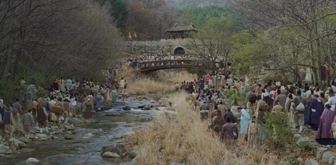 美剧打僵尸片段,前几年有个特别火的僵尸美剧