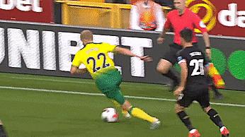 足球防守动作,足球手球防守动作