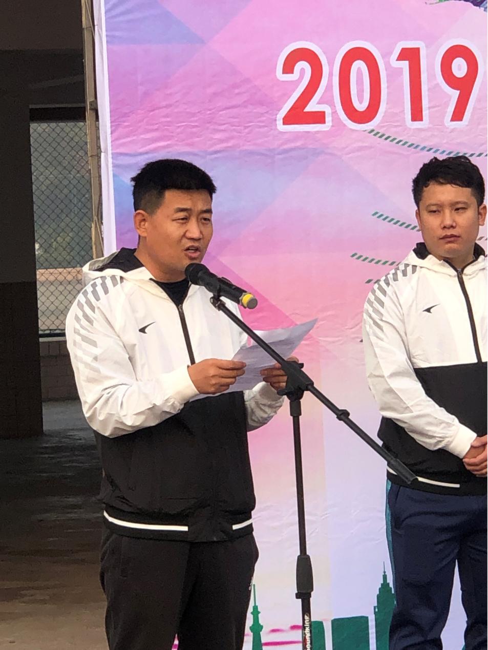 第二届爱八草根足球联赛于昨日在邯郸开幕