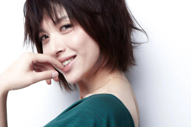 李佳几岁嫁给靳东,李佳嫁靳东前有孩子吗