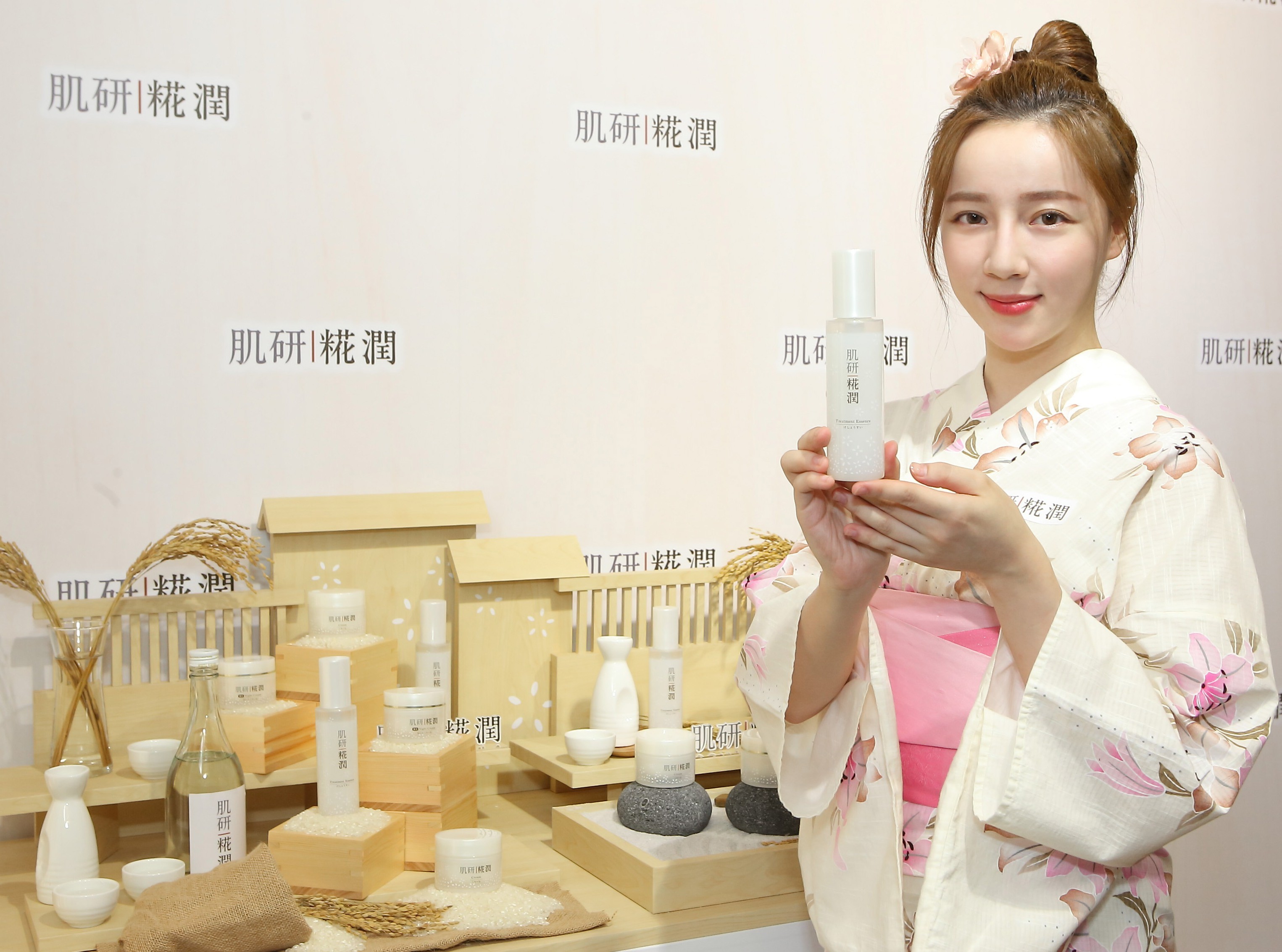 肌研糀润赋活雪凝补水保湿精华露,肌研糀润赋活雪精华露