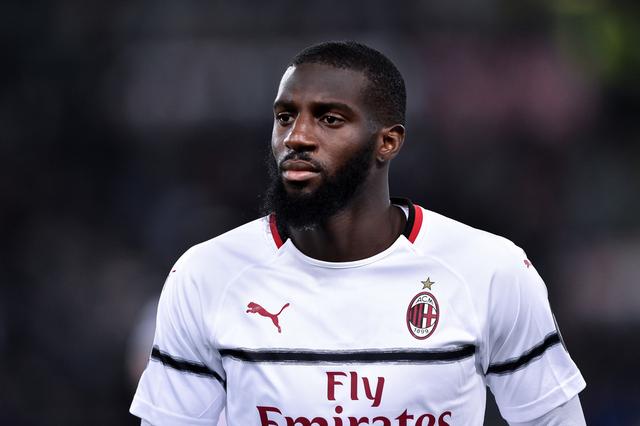 欧冠有望！红黑军团惨败却搬出救命稻草，24岁法国小将成争四关键