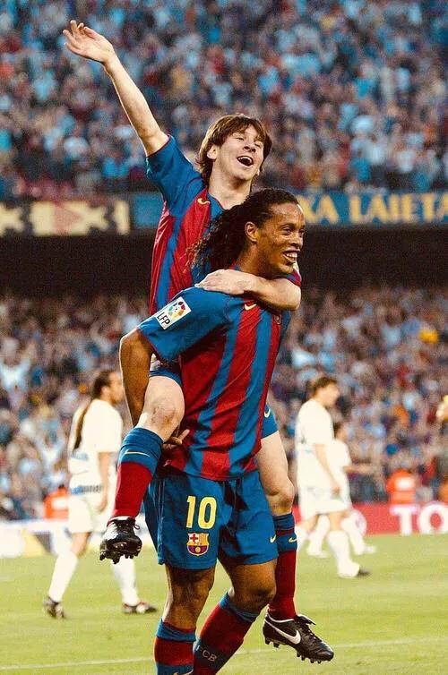 罗纳尔迪尼奥成就了梅西,罗纳尔迪尼奥艺术足球