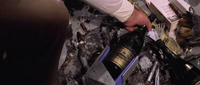 007大钢牙视频,007大钢牙咬死鲨鱼