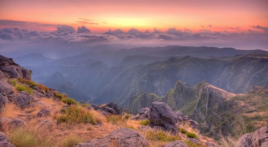 ps如何快速抠出人物,ps如何快速填充颜色